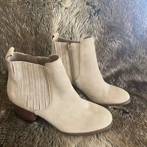 Crown Vintage Suede Booties - Picture 4 of 8